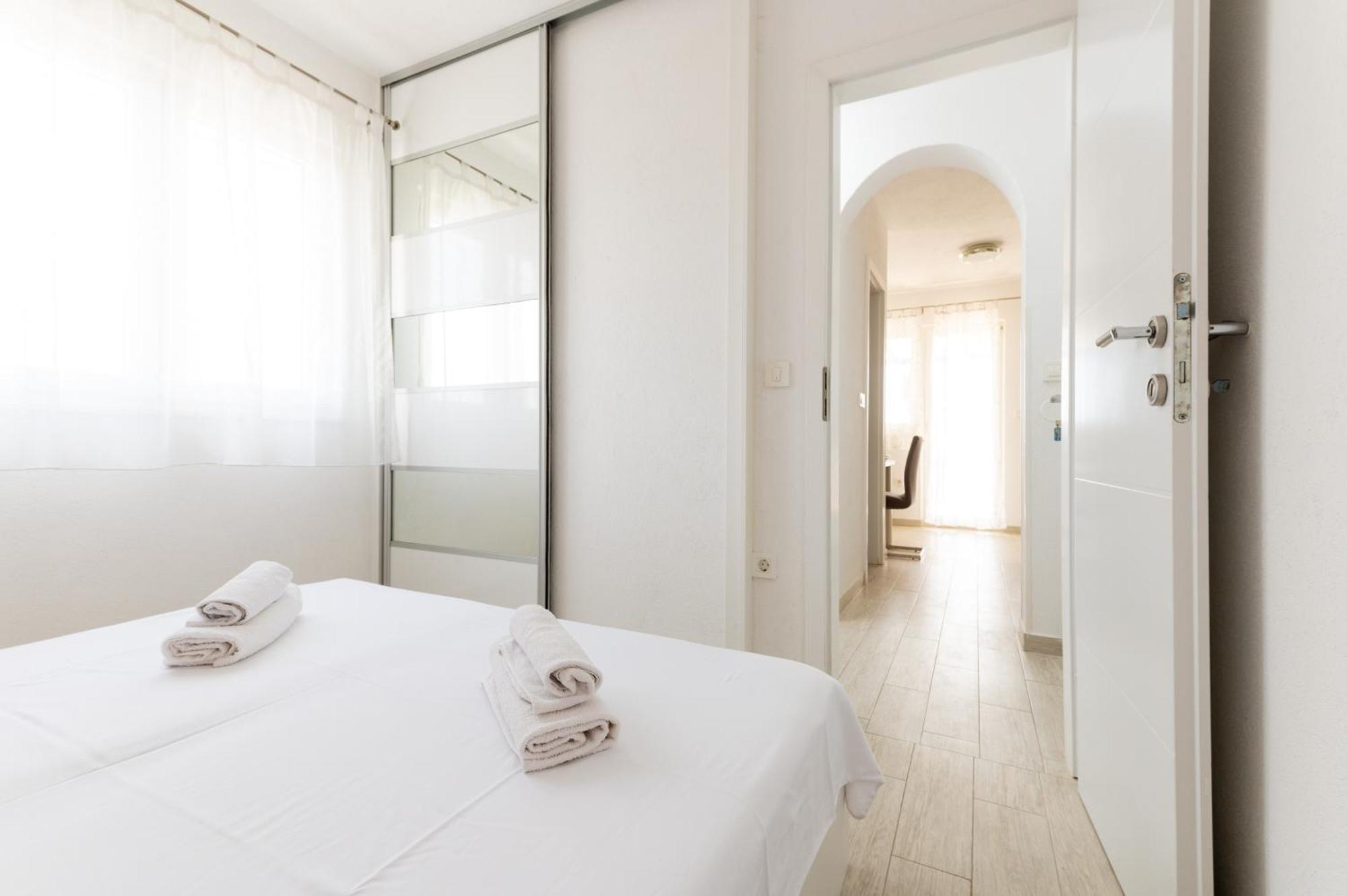 Apartments With A Parking Space Mavarstica, Ciovo - 17803 Trogir Quarto foto