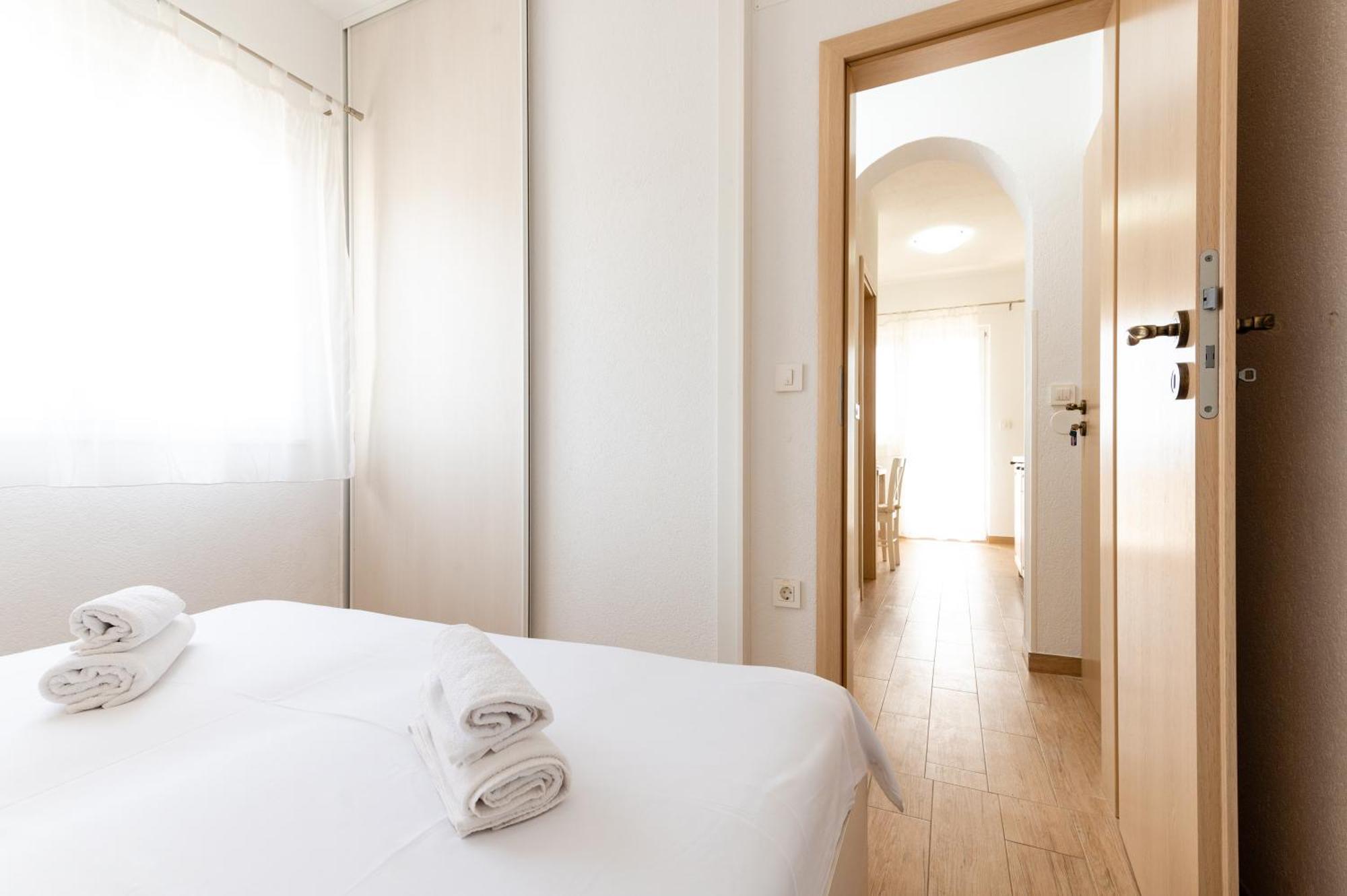 Apartments With A Parking Space Mavarstica, Ciovo - 17803 Trogir Quarto foto
