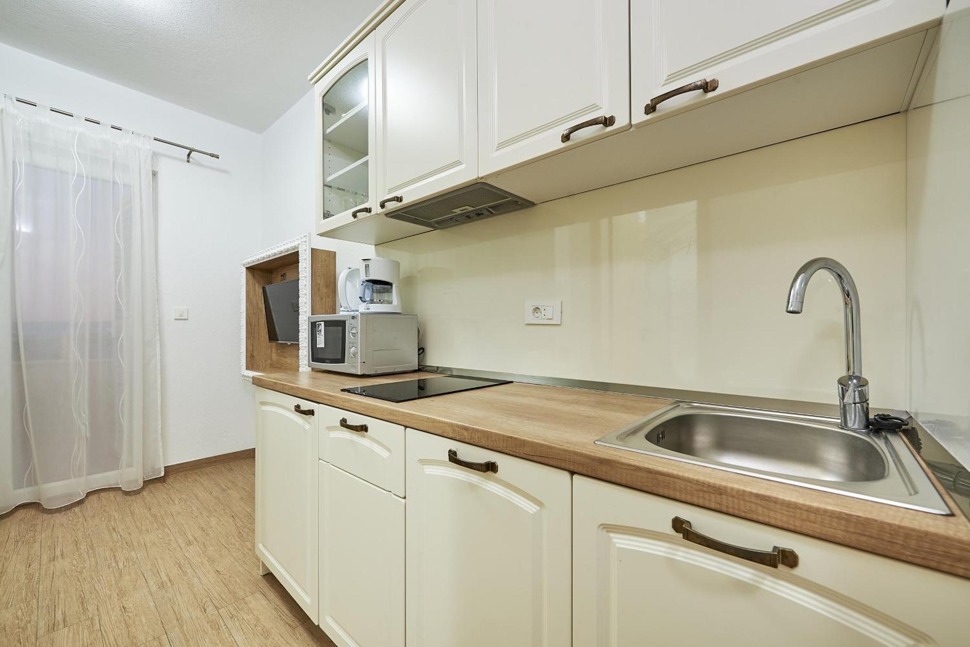 Apartments With A Parking Space Mavarstica, Ciovo - 17803 Trogir Quarto foto